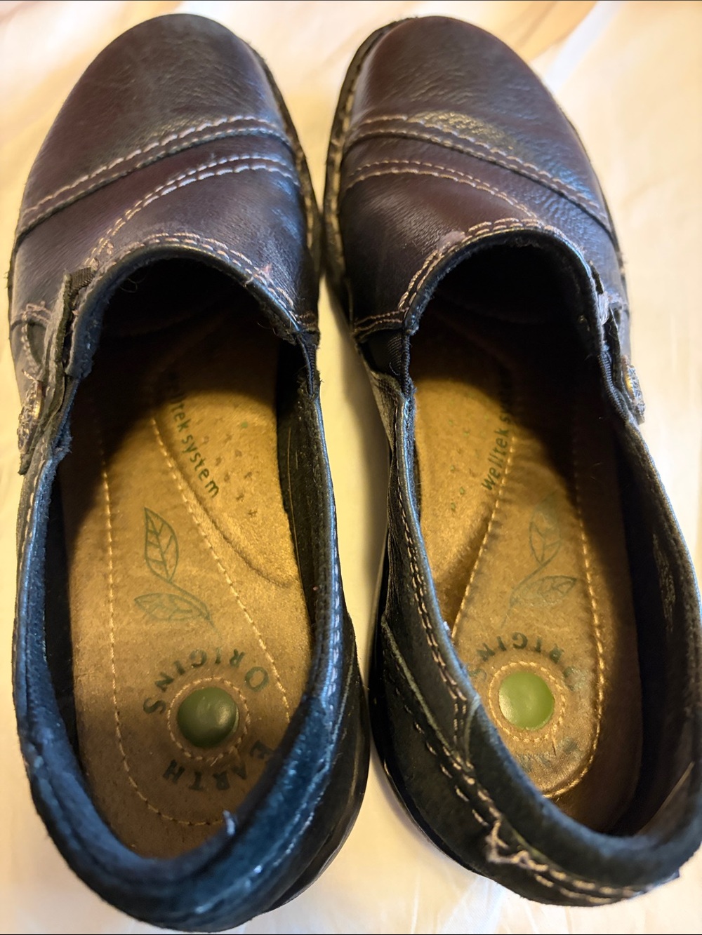 Earth Origins Black Leather Slip-On Women's Dress Shoes - Picture 7 of 7